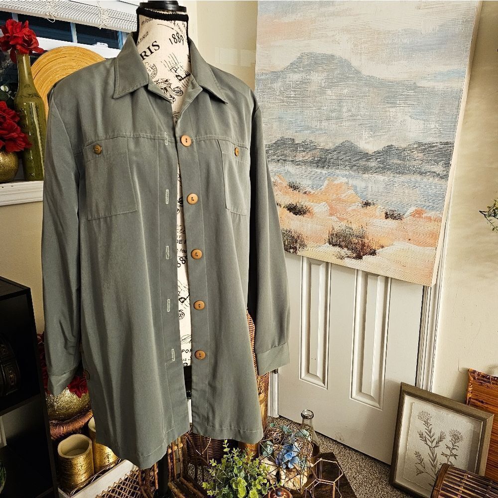 Maggie Sweet Sage Green Show Stopper Button Up  Blouse. Sz L